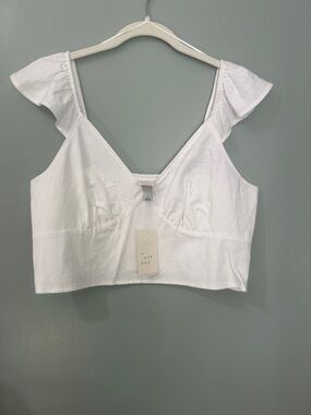 a new day White Scoop Bust Crop Top